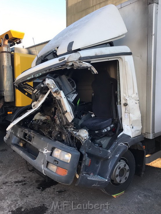 VU LKW A 1 Rich Saarbruecken kurz vorm AK Leverkusen TA P15.jpg